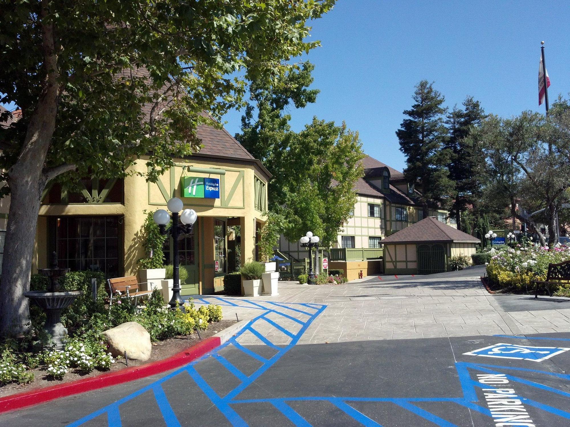 Vinland And Lounge Solvang