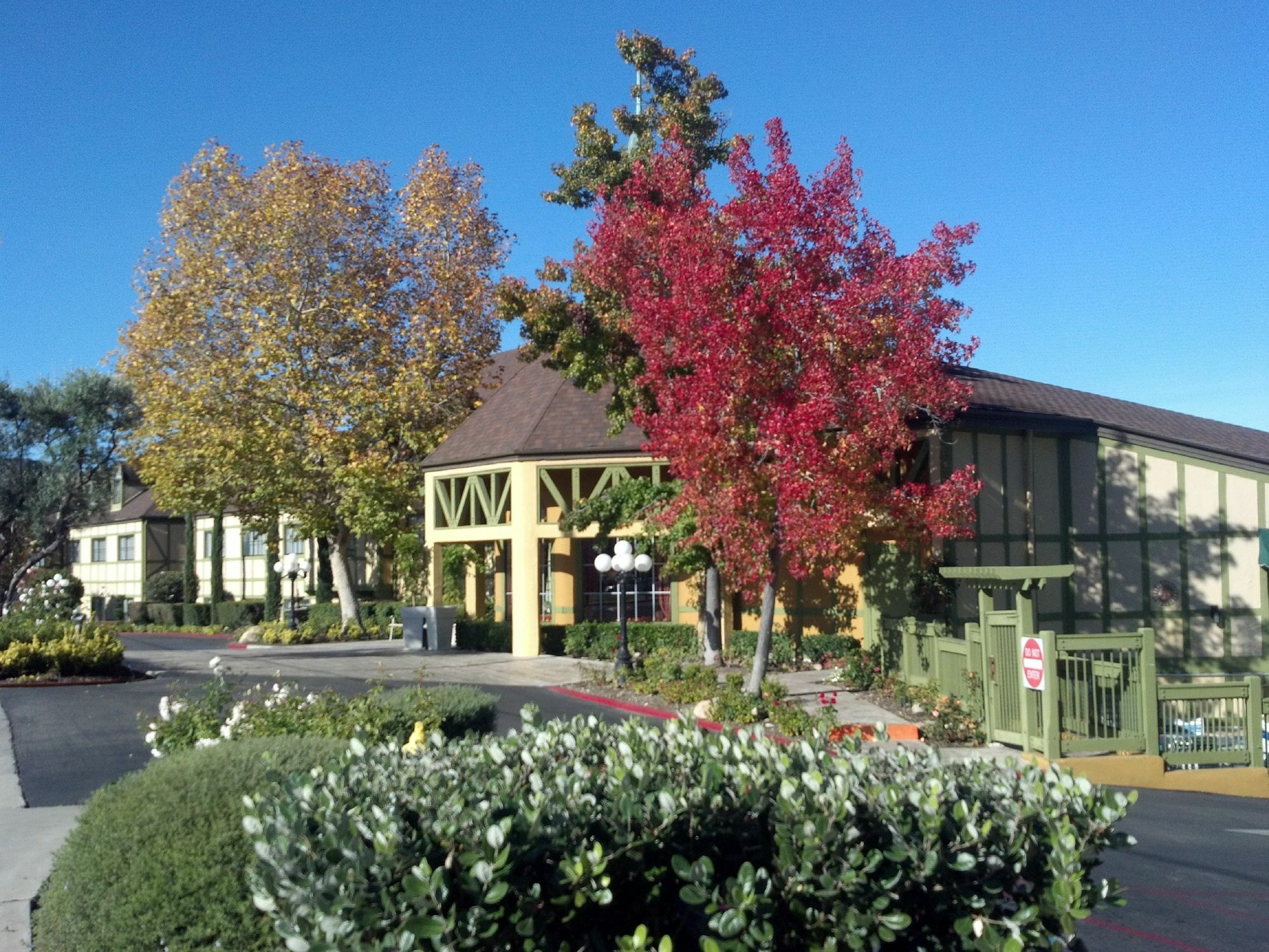 Hotel Vinland And Lounge Solvang
