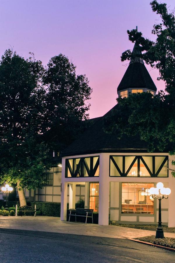 Vinland And Lounge Hotel Solvang
